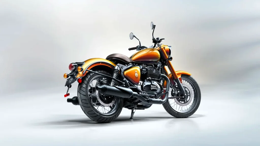 Royal Enfield Classic 650 125th Anniversary Edition zozadu a zboku, zlatý lak Hypershift