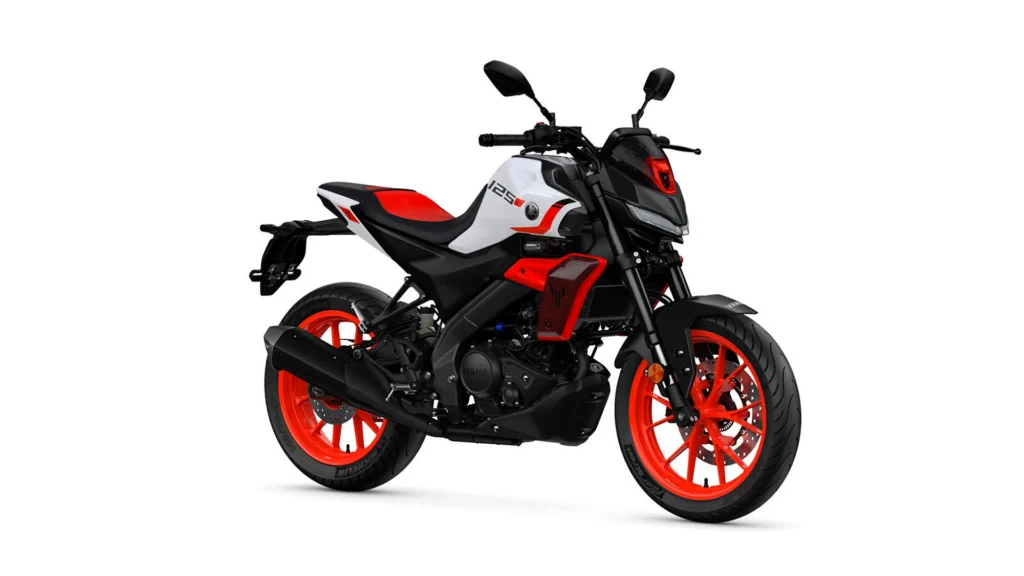 Yamaha MT-125 2027 v novej farbe Redline White s dvojfarebným sedlom
