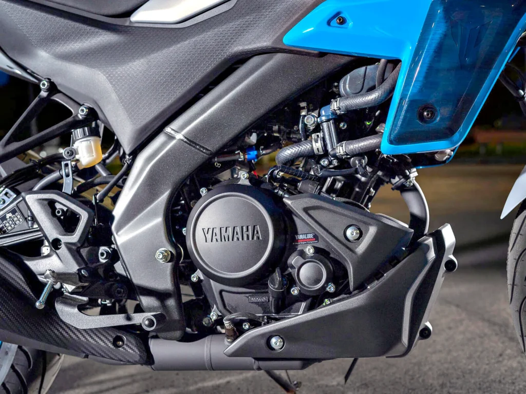 Detail motora Yamaha MT-125 2027 s krytom a spodnou kapotážou